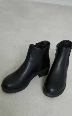 Black PU Round Toe Basic Chelsea Boots