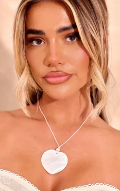 Cream Heart Stone String Necklace