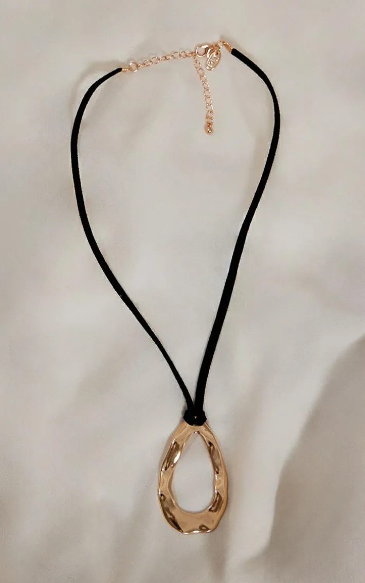 Gold Cord Crinkle Hoop Pendant Necklace