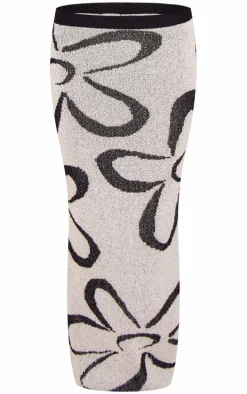 Monochrome Towel Knit Flower Detail Maxi Skirt