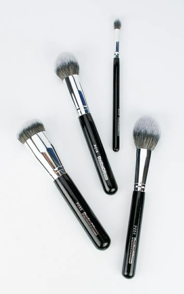 Peaches & Cream Black No 4 Face Powder Brush