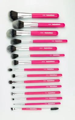 Peaches & Cream Essential 7 Piece Face Brush Set (Worth £45)