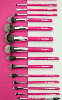 Peaches & Cream Essential 7 Piece Face Brush Set (Worth £45)