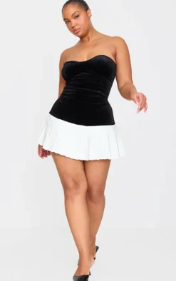Plus Black Contrast Pleated Velour Bandeau Mini Dress