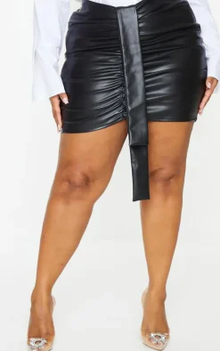 Plus Black Faux Leather V Front Ruched Mini Skirt