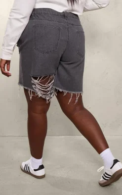 Plus Black Wash Distressed Longline Boyfriend Shorts