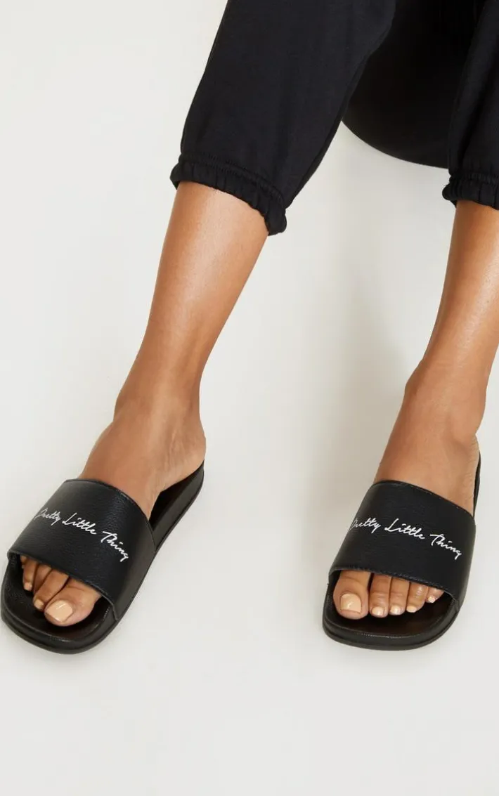 PRETTYLITTLETHING Black Graphic Slides