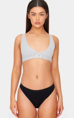 PRETTYLITTLETHING Grey Badge Plunge Seamless Bra