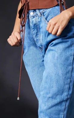 PRETTYLITTLETHING L30 Mid Blue Boyfriend Jeans