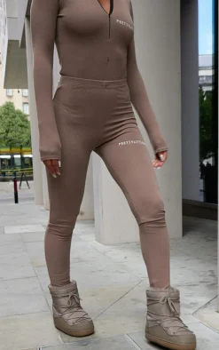 PRETTYLITTLETHING Mocha Crinkle Rib Split Hem Leggings