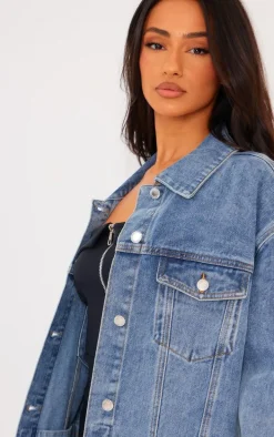 PRETTYLITTLETHING Petite Vintage Wash Oversized Boyfriend Denim Jacket