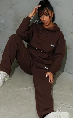 PRETTYLITTLETHING Petite Chocolate Badge Detail Straight Leg Sweatpant