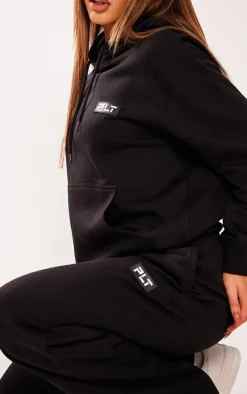 PRETTYLITTLETHING Petite Black Badge Detail Straight Leg Sweatpants