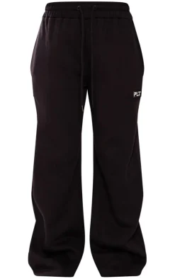 PRETTYLITTLETHING Petite Black Badge Detail Straight Leg Sweatpants