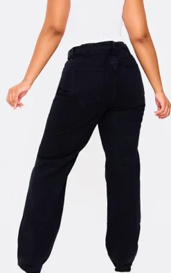 PRETTYLITTLETHING Plus Black Long Leg Straight Jeans