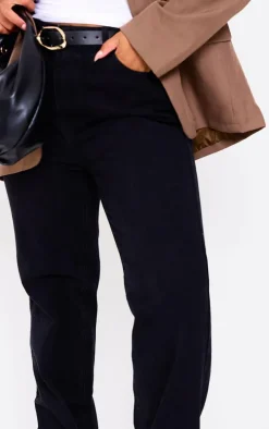 PRETTYLITTLETHING Plus Black Long Leg Straight Jeans