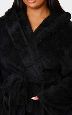 PRETTYLITTLETHING Plus Black Fluffy Bath Robe