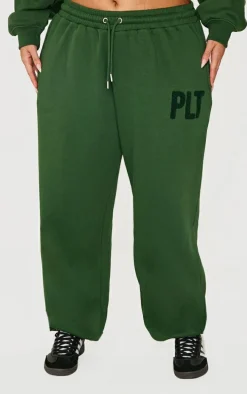 PRETTYLITTLETHING Plus Forest Green Borg Applique Cuffed Sweatpants