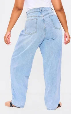 PRETTYLITTLETHING Plus Light Blue Wash Boyfriend Jeans