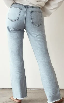 PRETTYLITTLETHING Shape Vintage Ripped Straight Leg Jeans