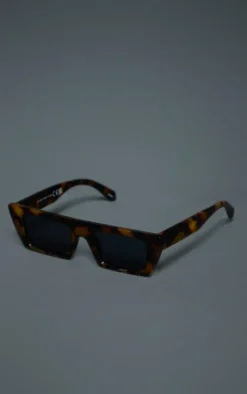 Tortoiseshell Flared Square Frame Sunglasses