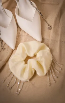 White Pearl Tassel Organza Scrunchie