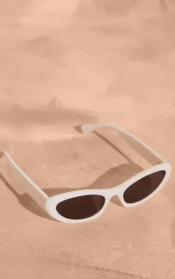 White Slim Retro Cat Eye Sunglasses